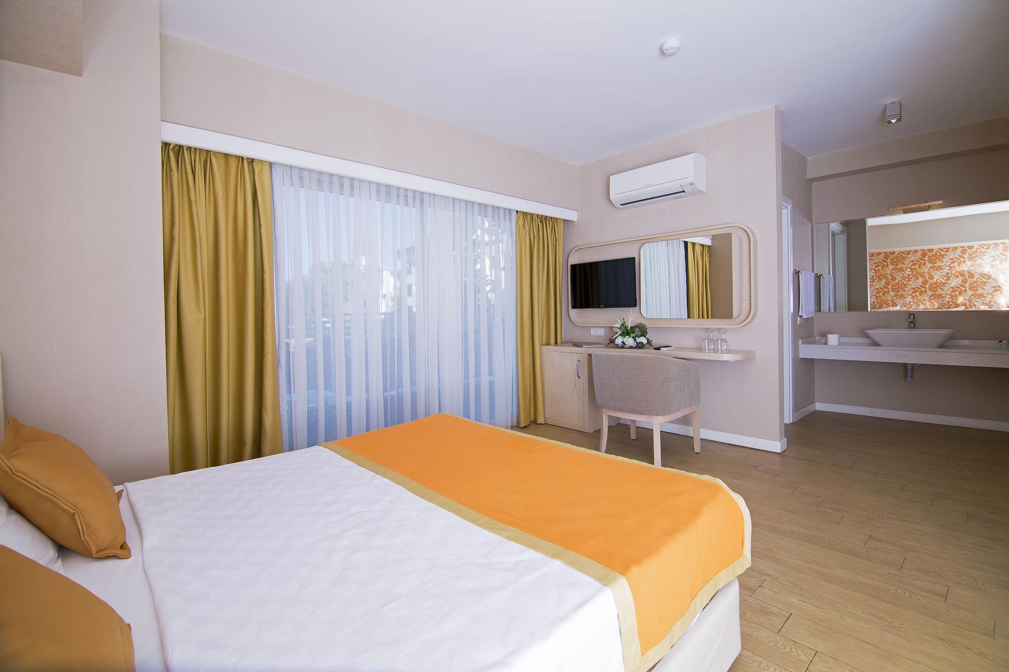 Mirage World Hotel İçmeler Luaran gambar