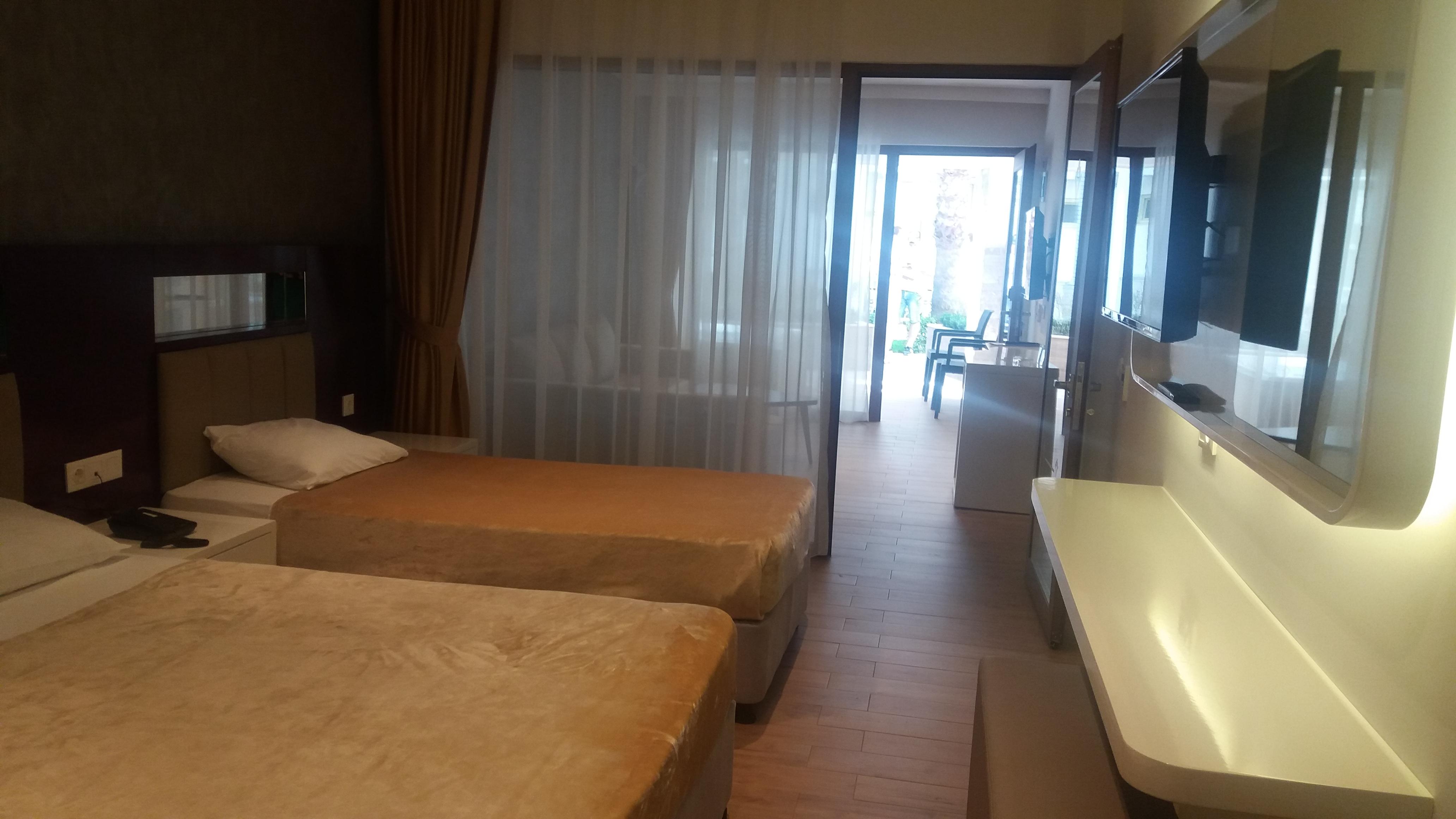Mirage World Hotel İçmeler Luaran gambar