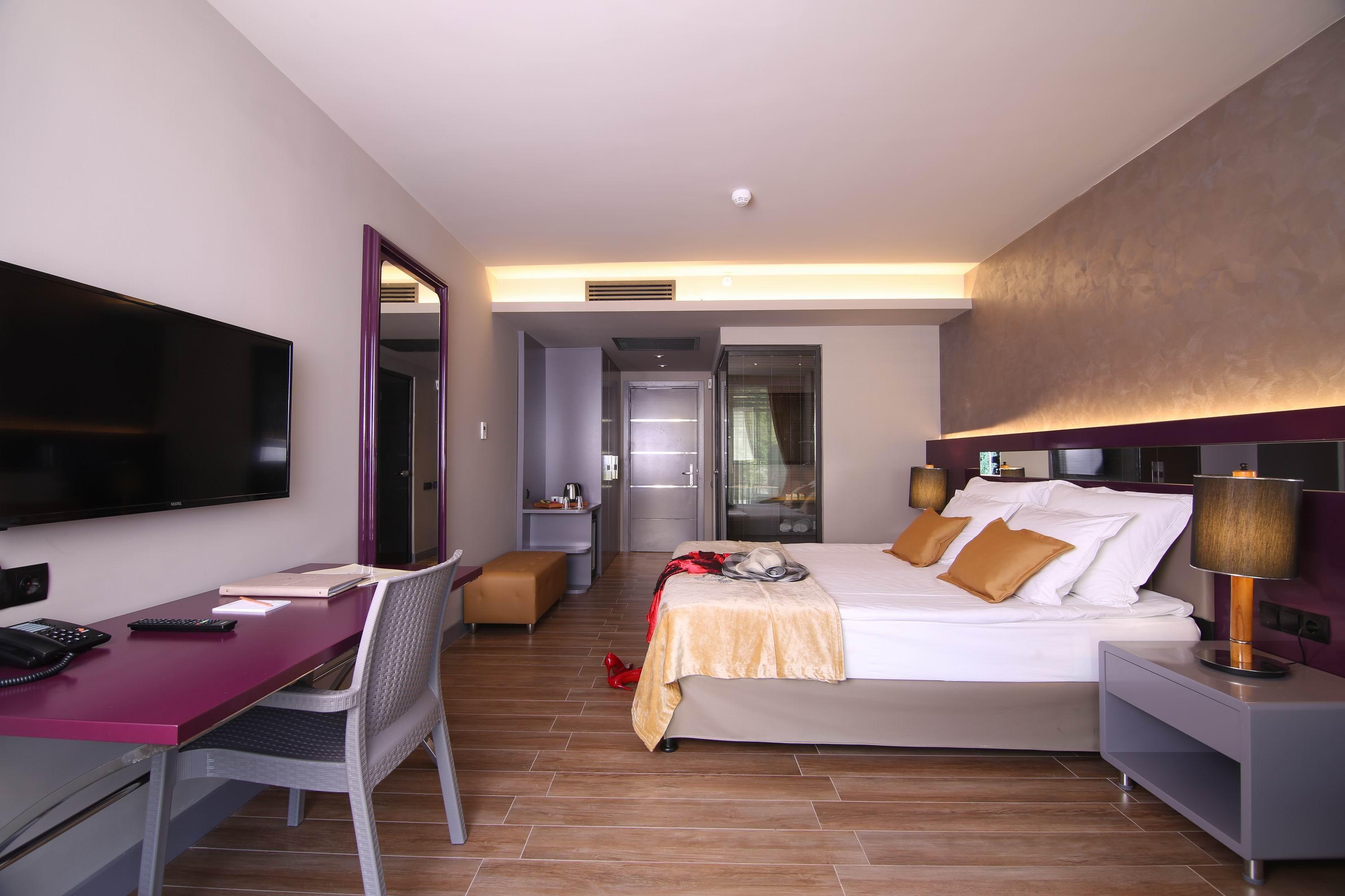 Mirage World Hotel İçmeler Luaran gambar
