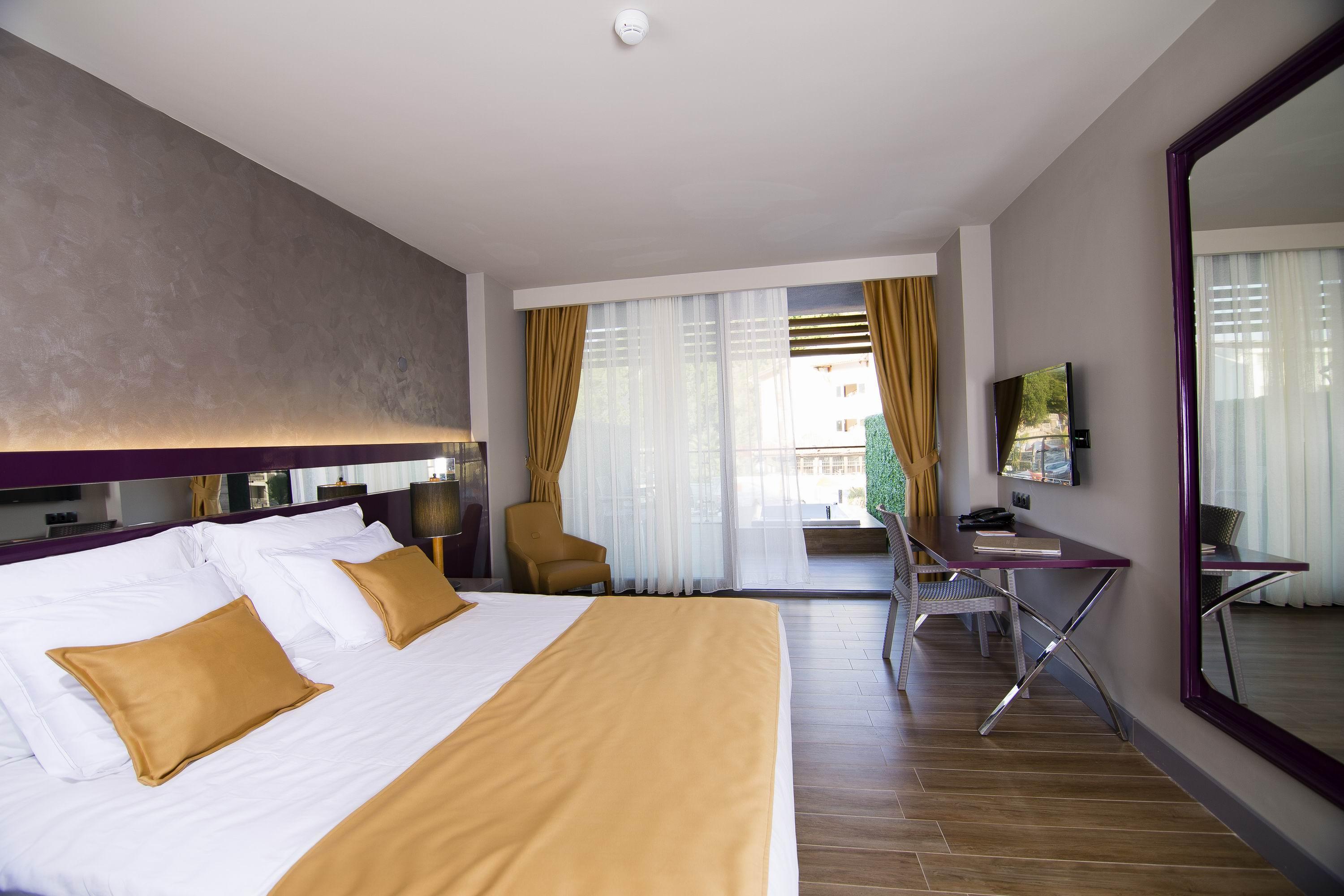 Mirage World Hotel İçmeler Luaran gambar