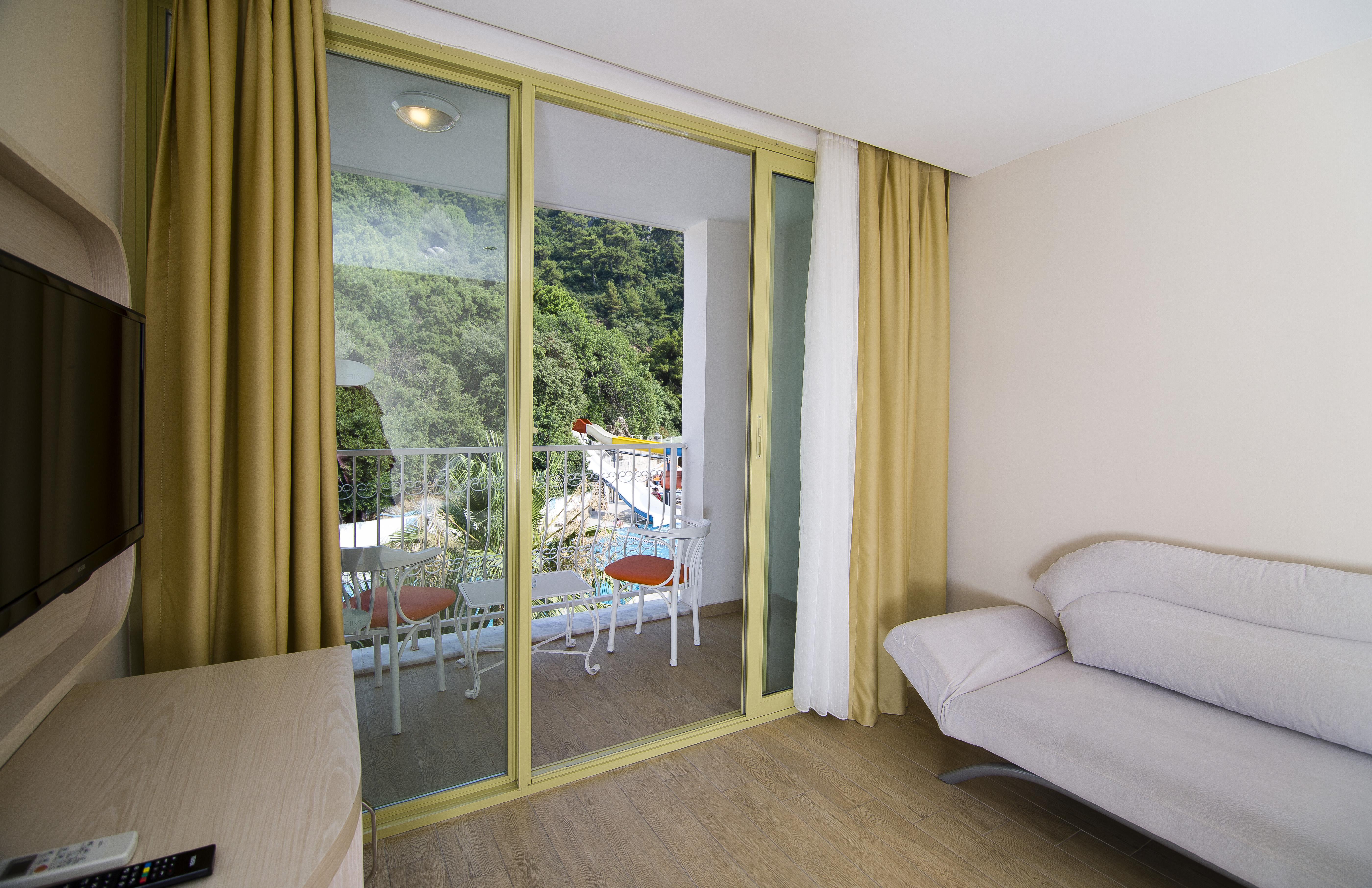 Mirage World Hotel İçmeler Luaran gambar