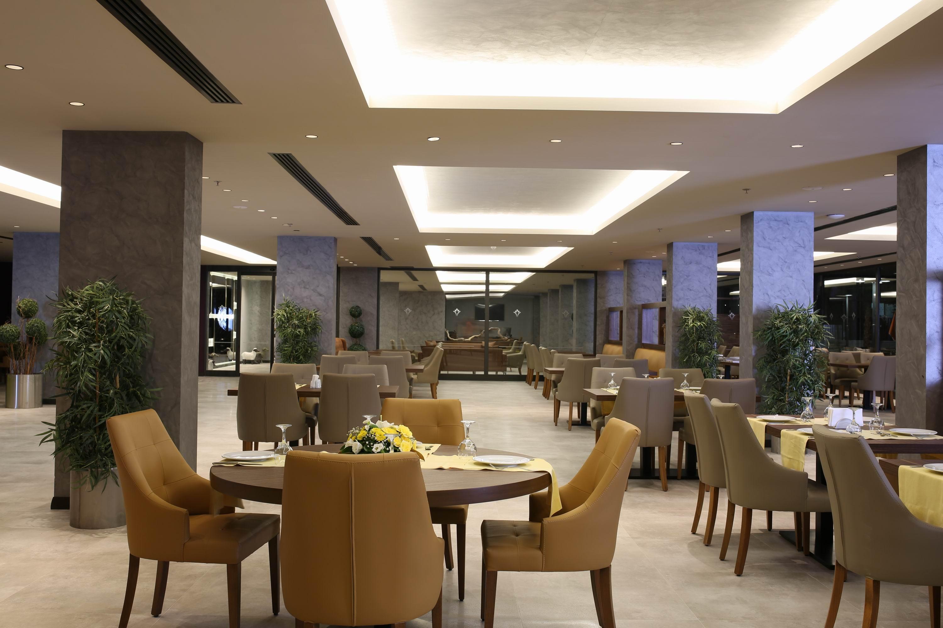 Mirage World Hotel İçmeler Luaran gambar