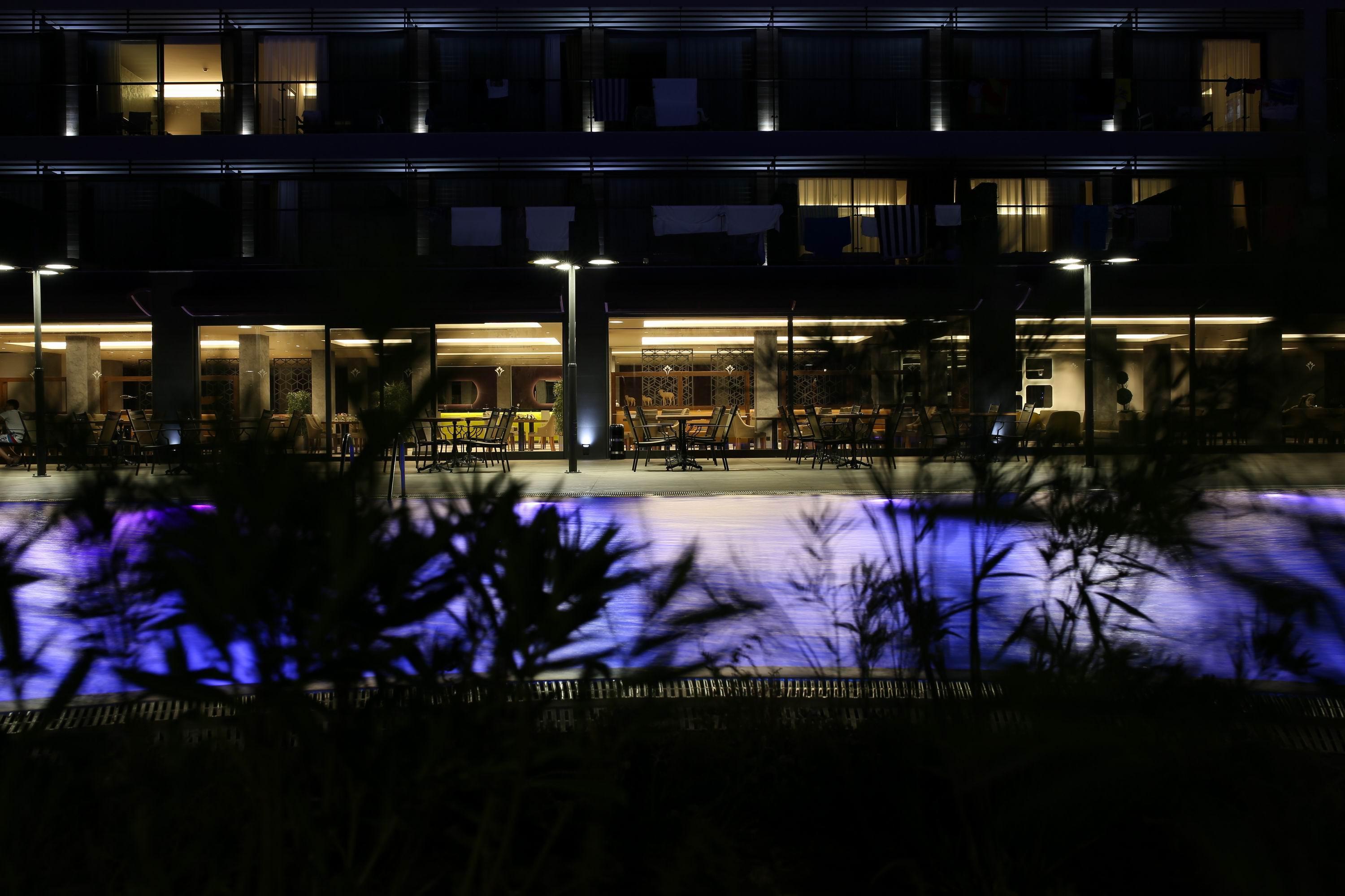 Mirage World Hotel İçmeler Luaran gambar