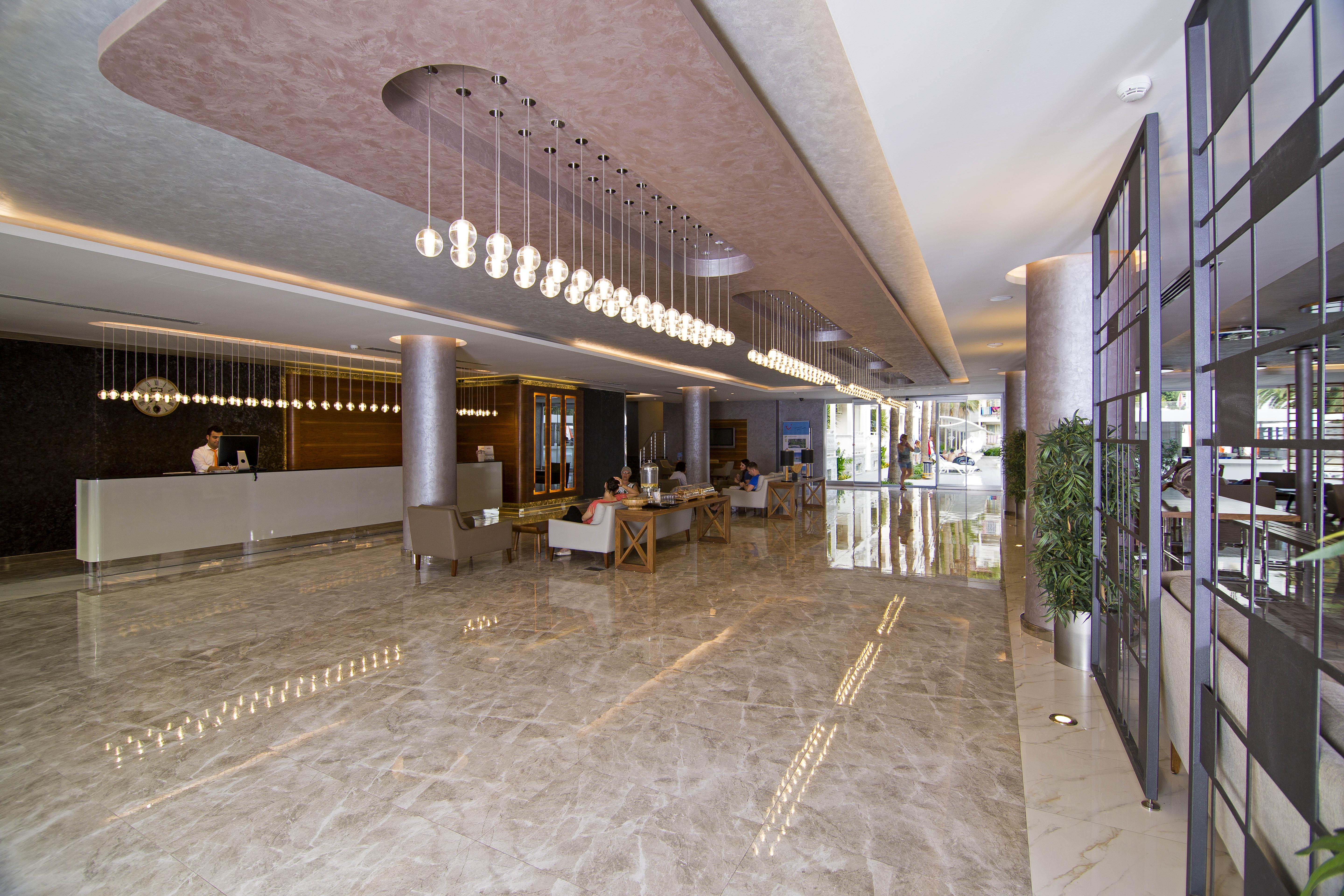 Mirage World Hotel İçmeler Luaran gambar