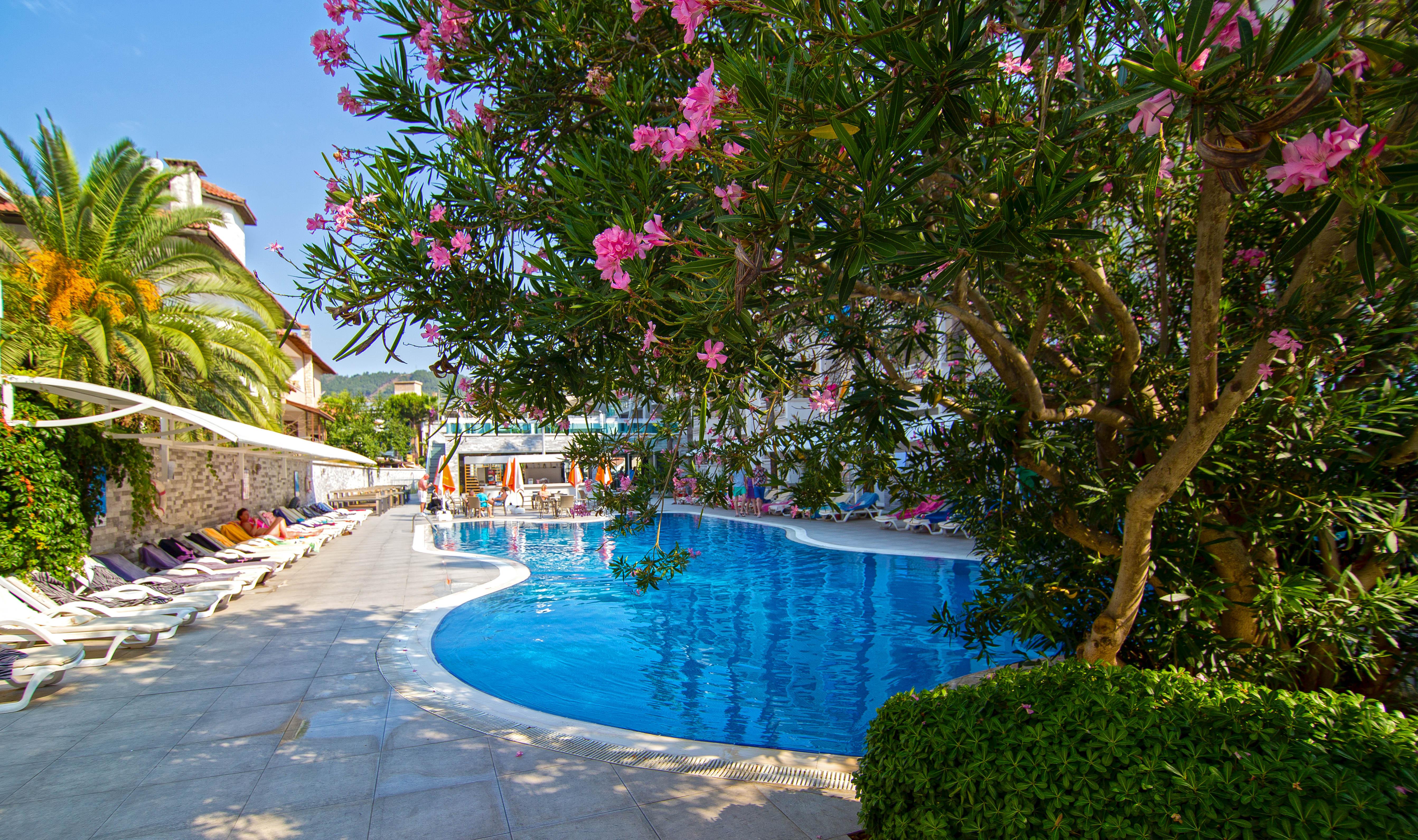 Mirage World Hotel İçmeler Luaran gambar