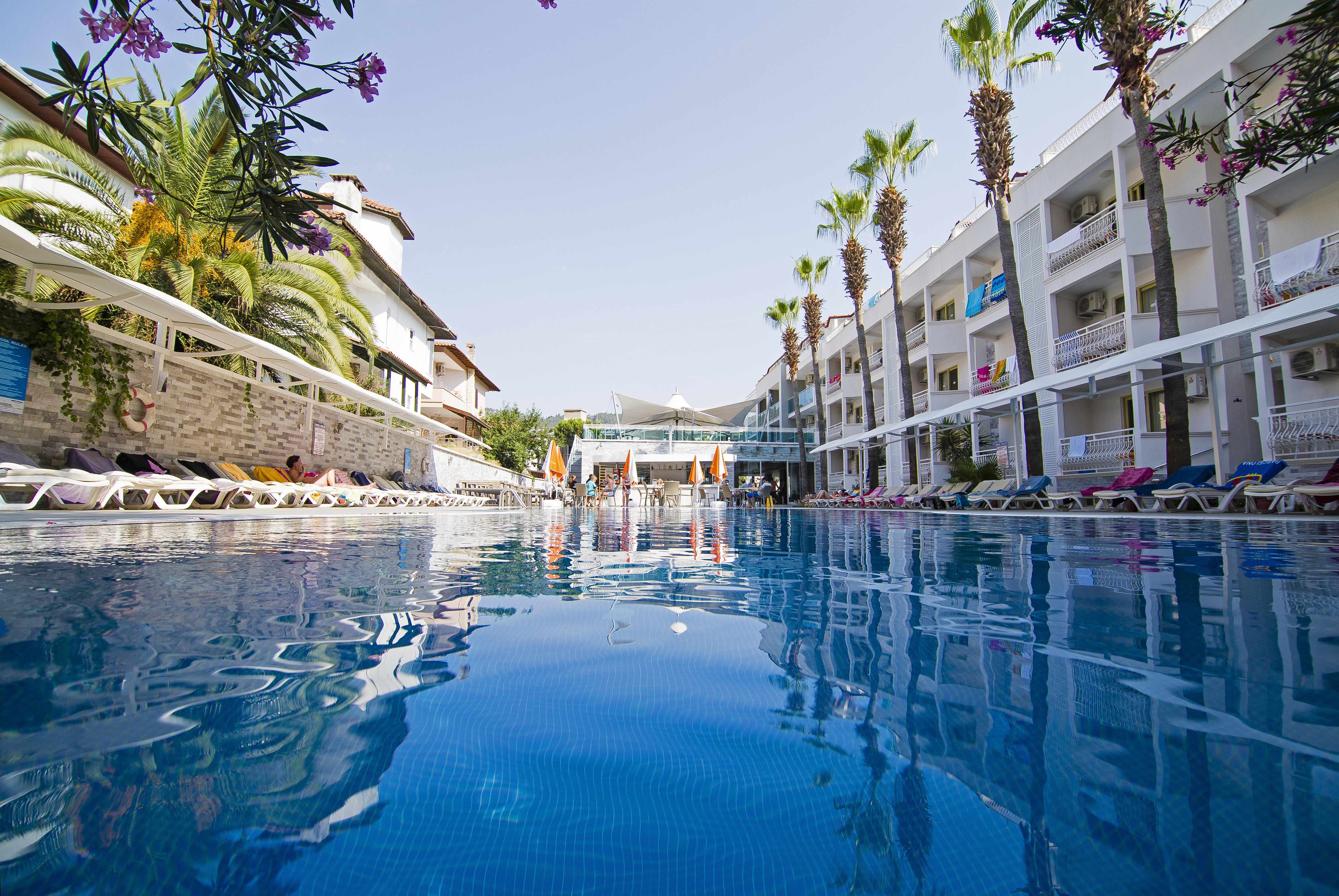 Mirage World Hotel İçmeler Luaran gambar