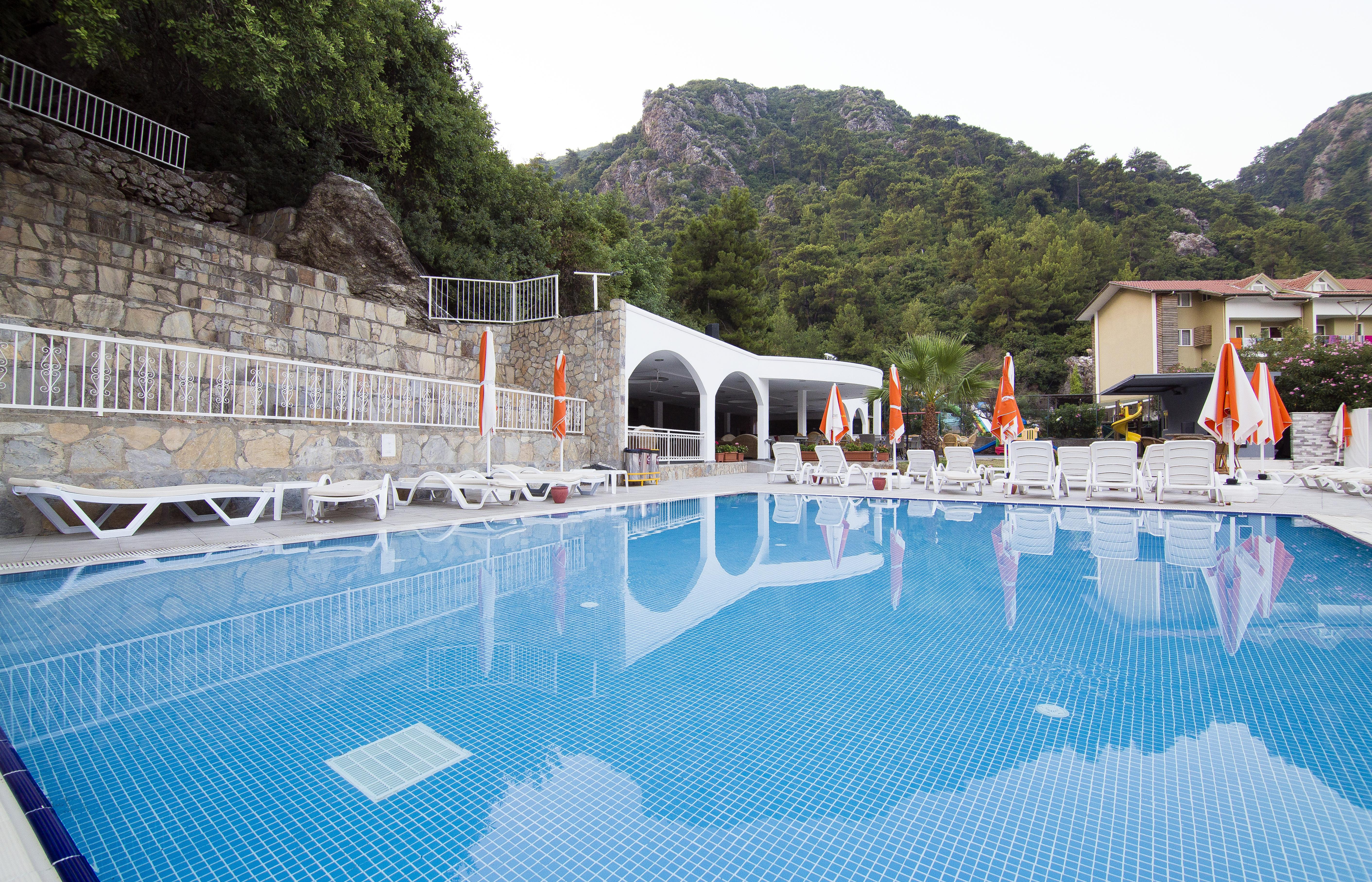 Mirage World Hotel İçmeler Luaran gambar
