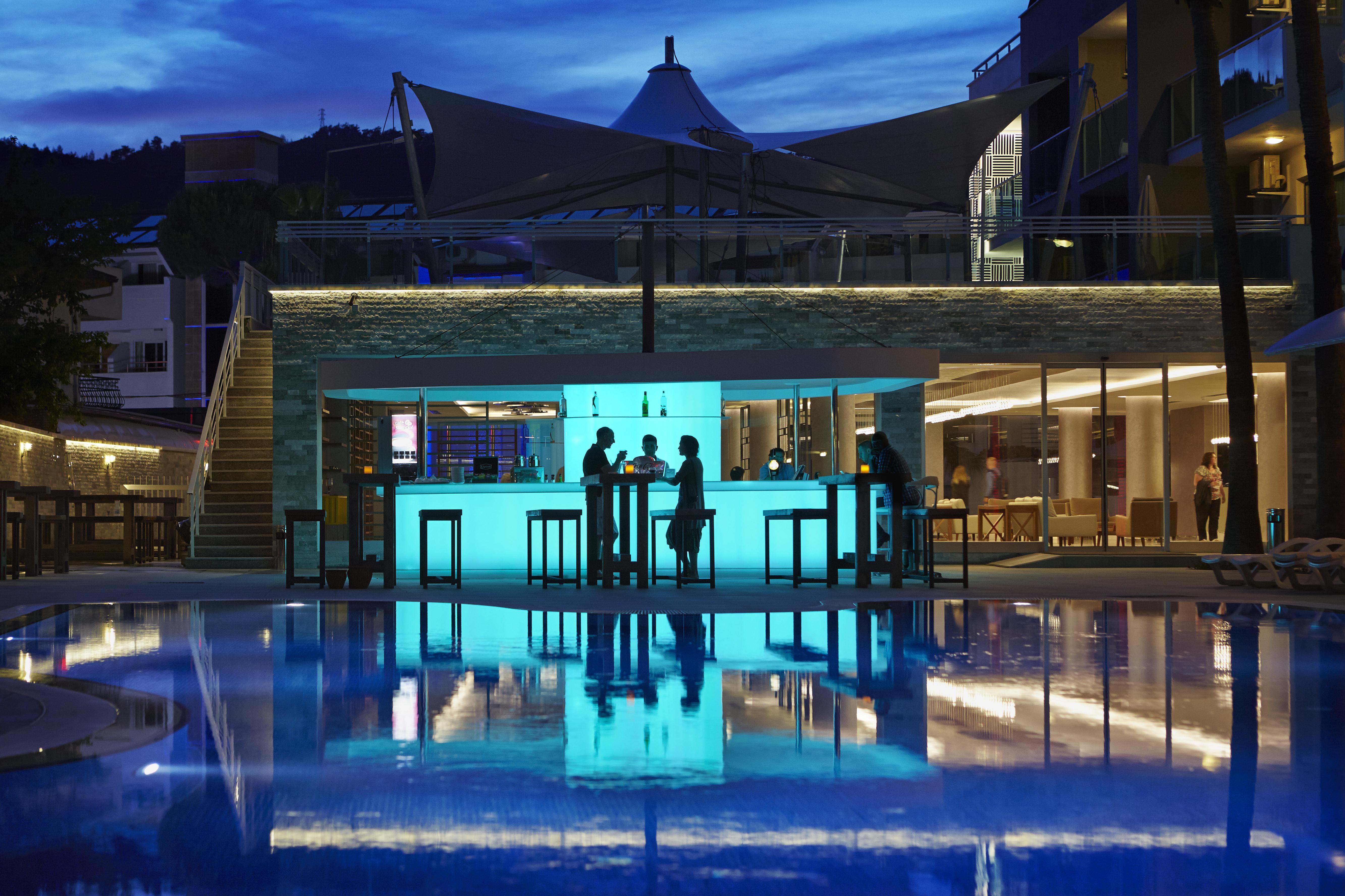 Mirage World Hotel İçmeler Luaran gambar