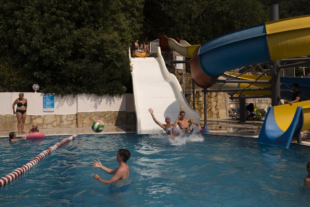 Mirage World Hotel İçmeler Luaran gambar